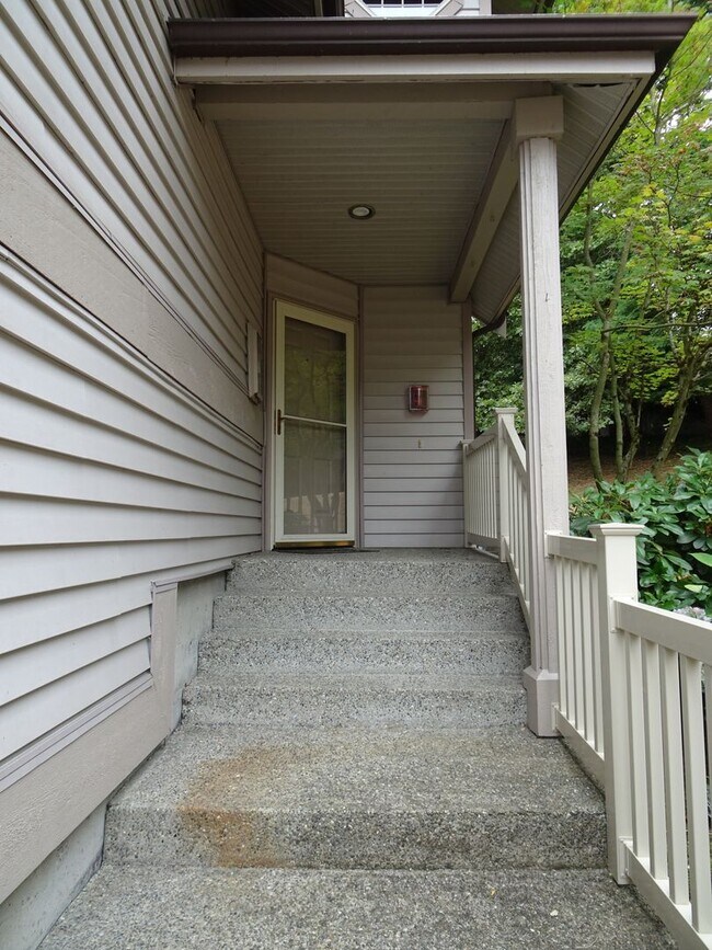 Foto del edificio - Charming Large 2-Bedroom Condo in the Hear...