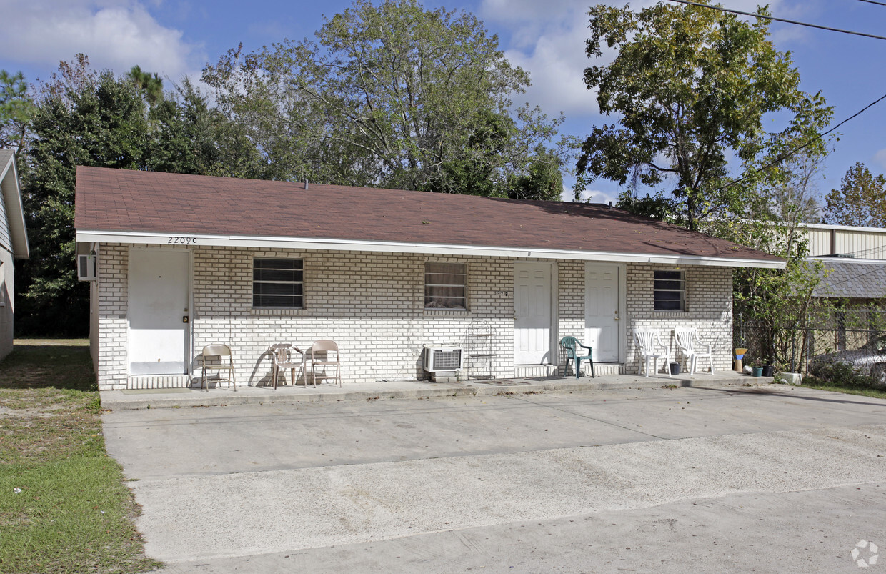 Primary Photo - 2203-2209 E 17th St