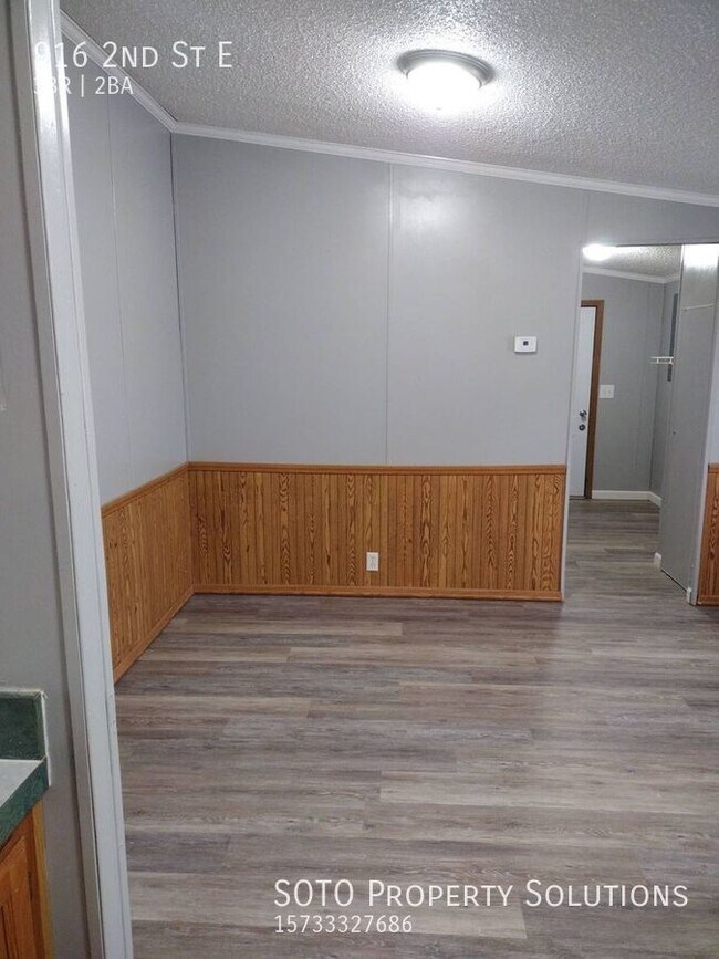 Foto del edificio - 916 2nd St E