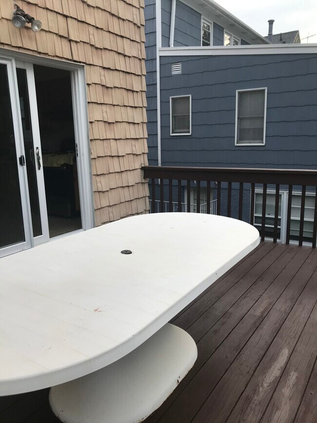 Deck - 95 Holland St