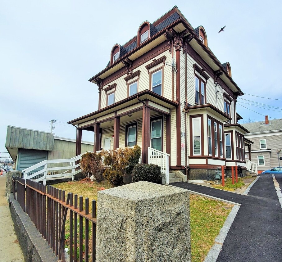 Primary Photo - 57 Pleasant St