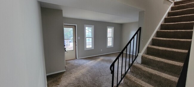 Foto del edificio - 3616 Luckylee Crescent