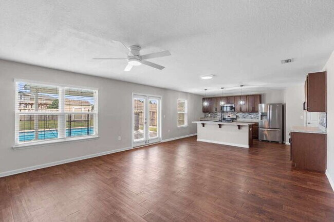 Building Photo - 4905 Kensington Ln
