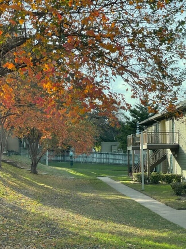 Foto del edificio - 1500 Lake Shore Dr