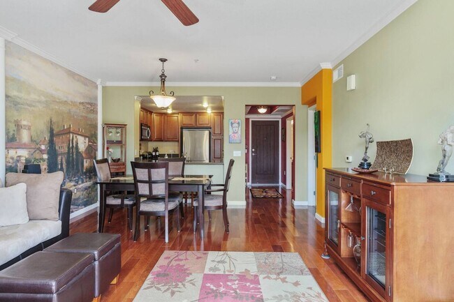 Building Photo - Luxury 1 Bedroom Condo