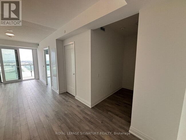 Building Photo - 15 Skyridge Dr