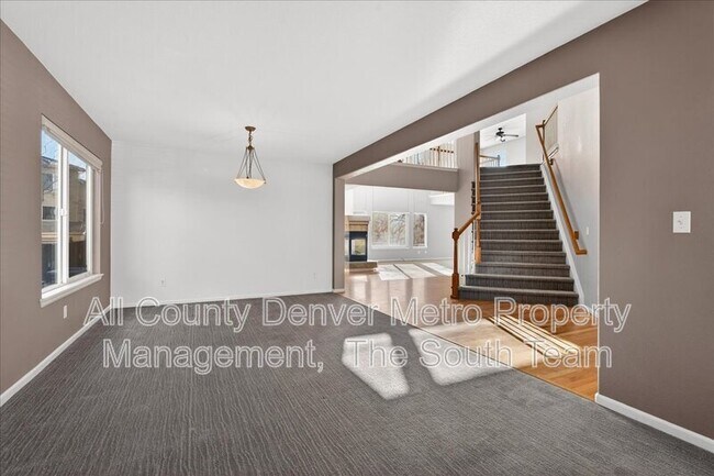 Foto del edificio - 4425 Iran St