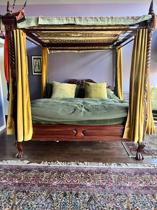 Building Photo - 100 Gold Ave SW