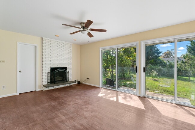 Building Photo - Affordable, Spacious AND Convenient Walk t...