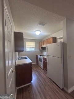 Foto del edificio - 403 Baltic Ct