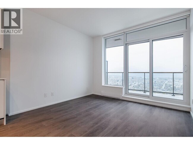 Photo du bâtiment - 4650 Brentwood Blvd