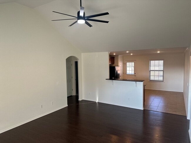 Foto del edificio - Available Now! Beautiful 4-Bedroom, 2-Bathroom Springdale Home w/ Fenced-In Yard and Covered Patio