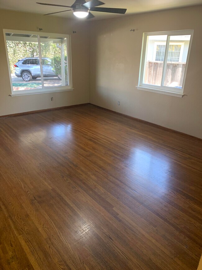 Foto del edificio - 2624 Kitsap Ct