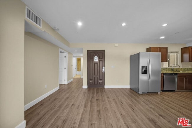 Building Photo - 5315 Bellingham Ave