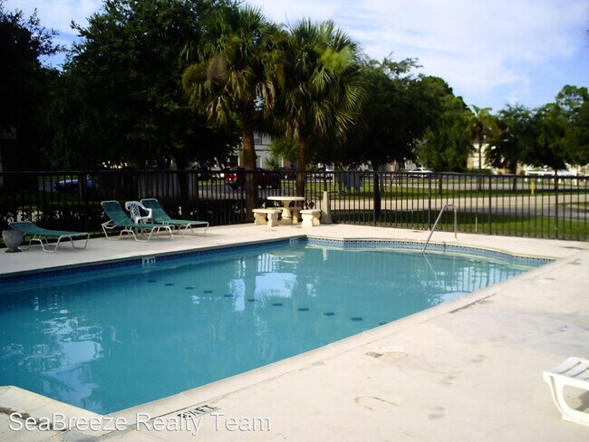 Building Photo - 2 br, 2 bath House - 426G Banana Cay