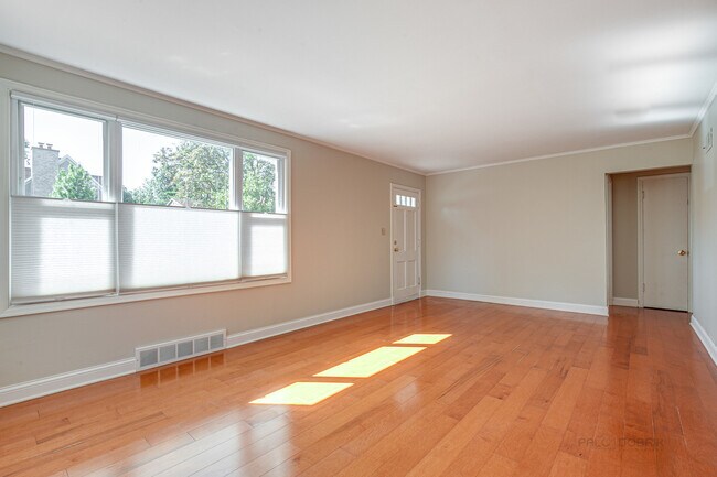 Foto del edificio - 816 E Rockland Rd