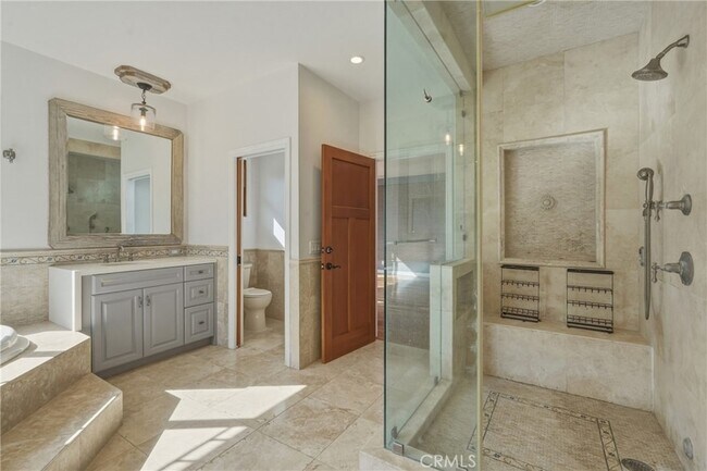 Foto del edificio - 6750 Andover Ln