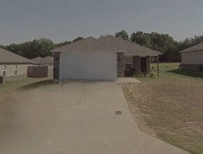 Building Photo - 2421 Judes Wy