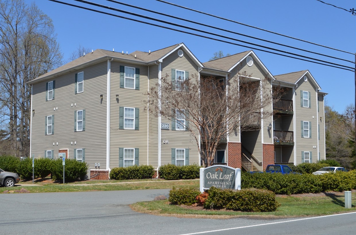 Foto del edificio - Oak Leaf Apartments