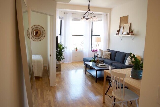 Foto del edificio - 944 N Orleans St