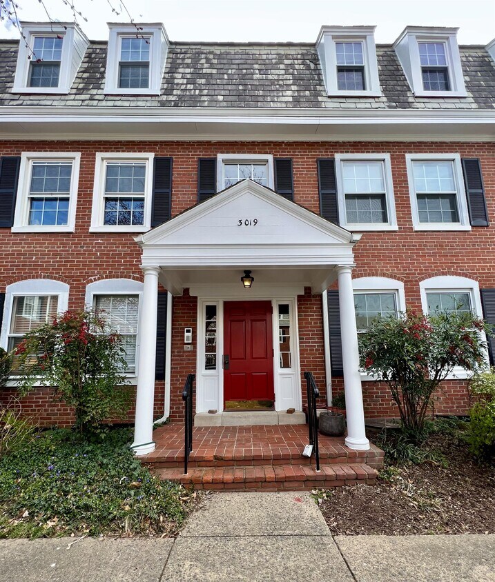 3019 S Buchanan St, Arlington, VA 22206 Townhome Rentals in Arlington