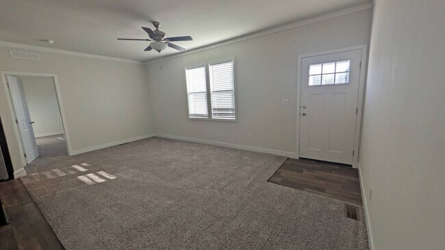 Foto del edificio - 6656 Pentz Rd