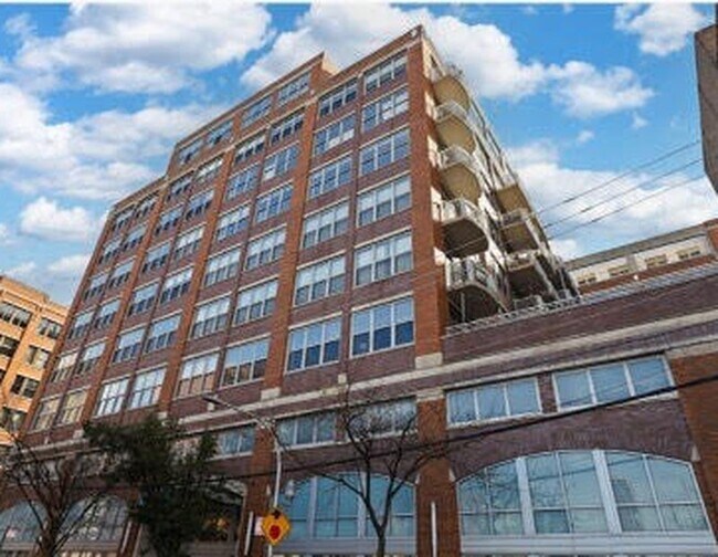 Foto del edificio - 933 W Van Buren St
