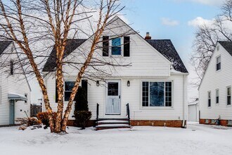 Building Photo - 375 E 324th St