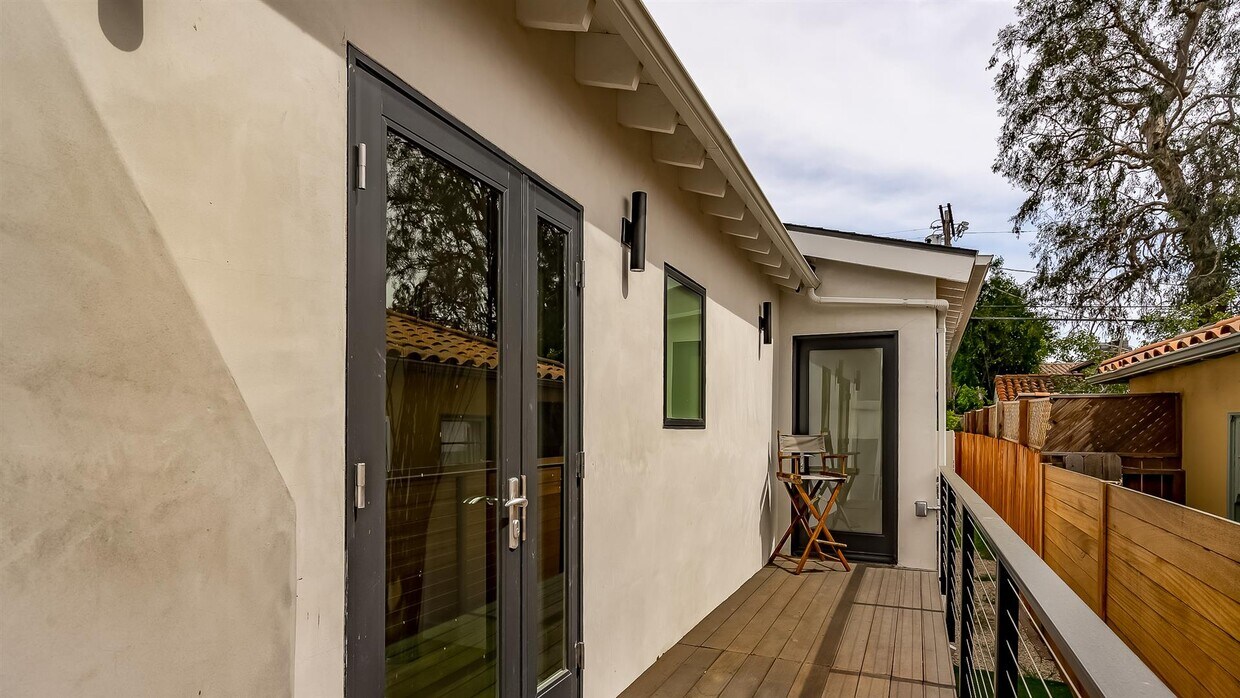 10616 Ayres Ave Unit Front Duplex, Los Angeles, CA 90064 Apartments