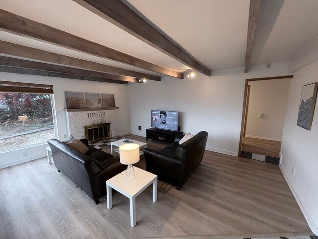 Espacio habitable lleno de luz - 21204 3rd Ave S