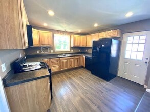 Building Photo - 212 E Lowell St