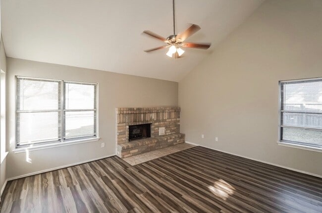 Building Photo - 6915 Eagle Ridge Dr