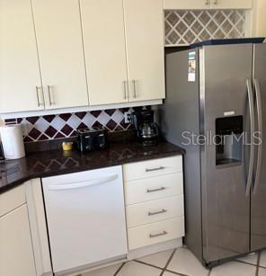 Foto del edificio - 8974 Grey Oaks Ave