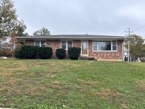 Building Photo - 1951 Elmwood Dr E Building Photo - 1951 Elmwood Dr E