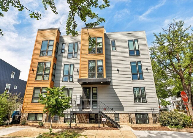 Foto del edificio - 700 16th St NE