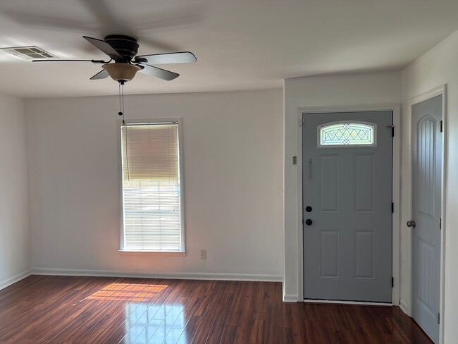 Building Photo - 4628 Chartres Ln