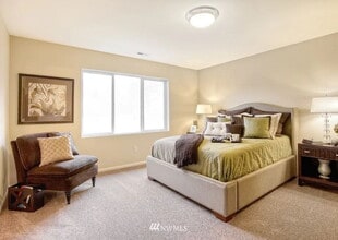 Building Photo - 4314 E Roosevelt Ave