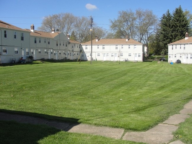 Building Photo - Lafayette Townhouses