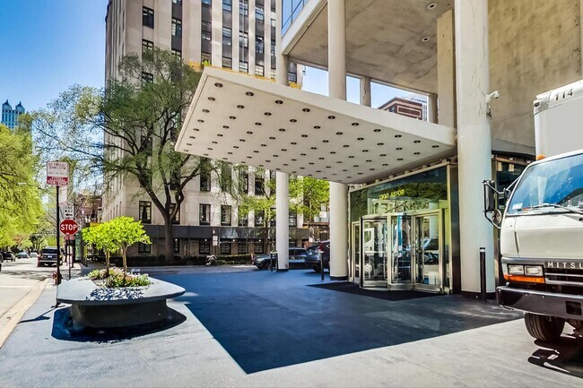 Foto del edificio - 1300 N Astor St