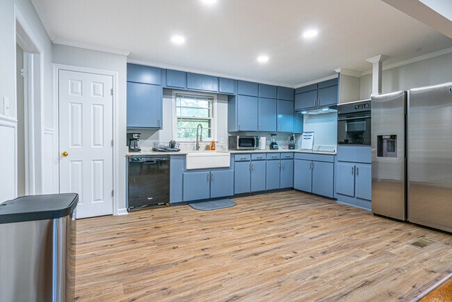 Foto del edificio - COMING SOON !!! 3/13/2026