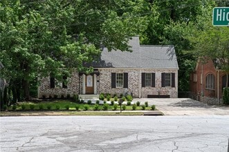 Building Photo - 833 Martina Dr NE