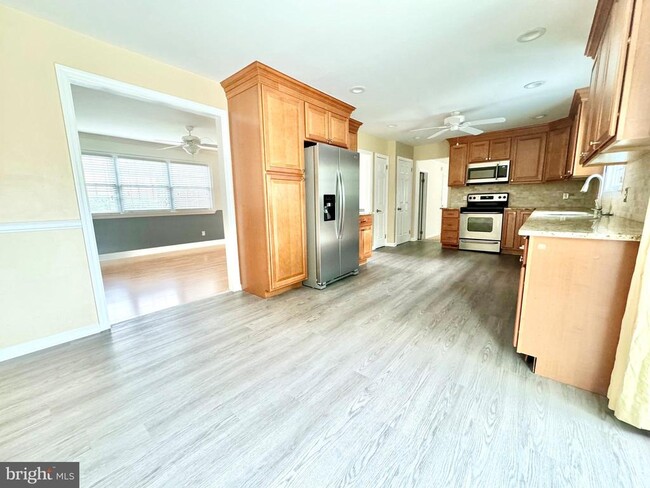 Building Photo - 302 Mimosa Ave