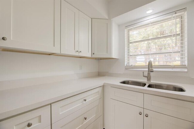 Foto del edificio - 1017 NW 30th Ct