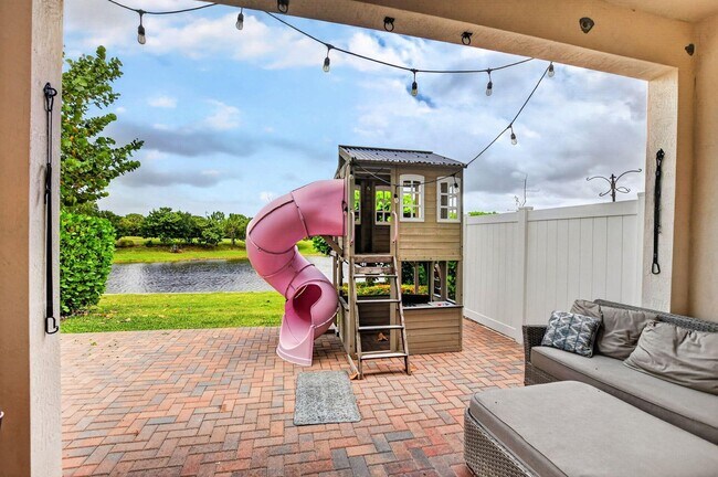 Foto del edificio - Akenside Drive, Boca Raton, FL 33428 - 3 BR 3 BA townhouse