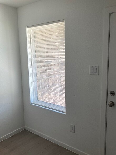 Foto del edificio - 17955 Valle Cupa Ln