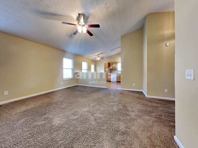 Foto del edificio - 1169 Poplar Hill Dr