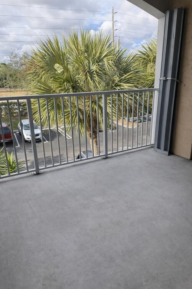 Foto del edificio - 272 Village Blvd