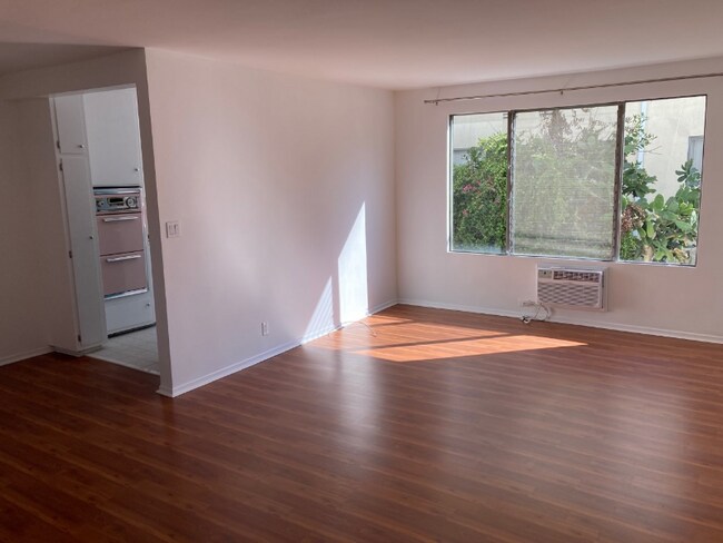 Foto del edificio - 1234 N Laurel Ave