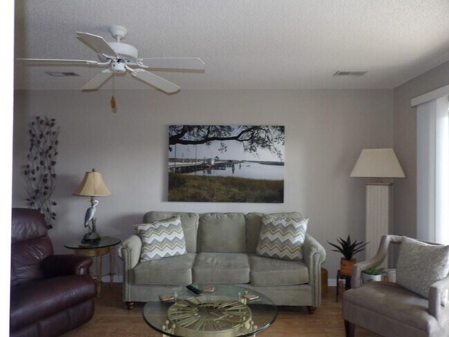Foto del edificio - 4622 Greenbriar Dr