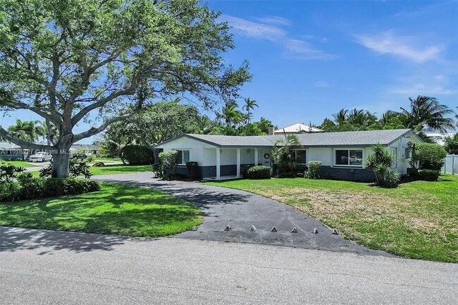 Foto del edificio - 2761 NE 12th St